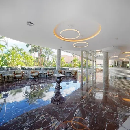 Отель Bull Eugenia Victoria & 3*